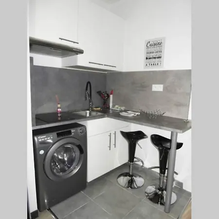 Appart Cosy A 2 Minutes A Pied Du Sanctuaire. Apartment *